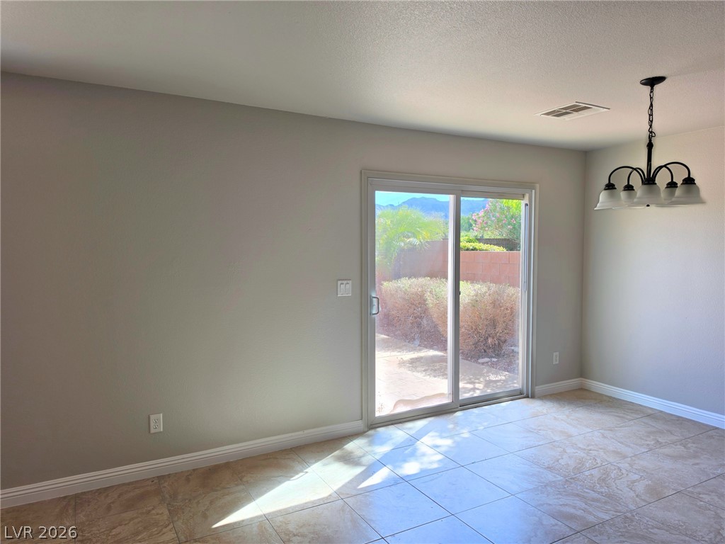 10627 Pennant Avenue Property Photo 7