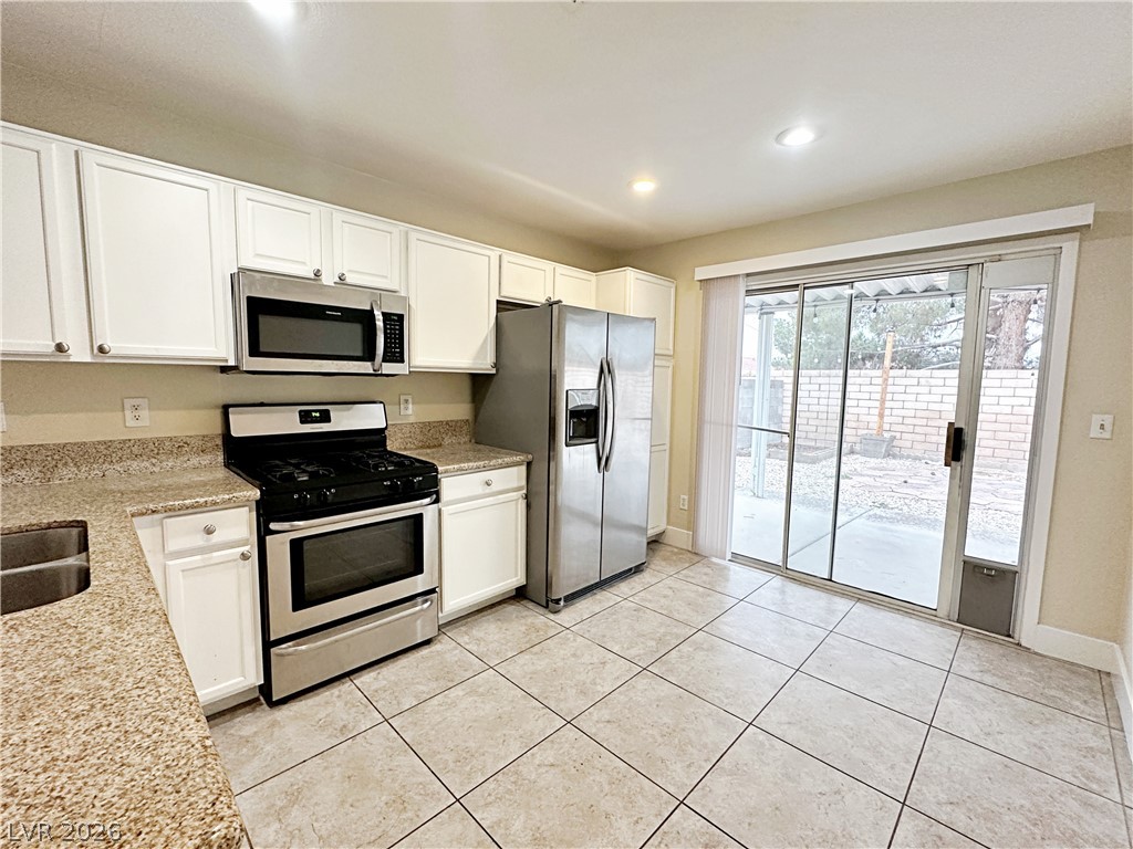 725 Hitchen Post Drive Property Photo 13