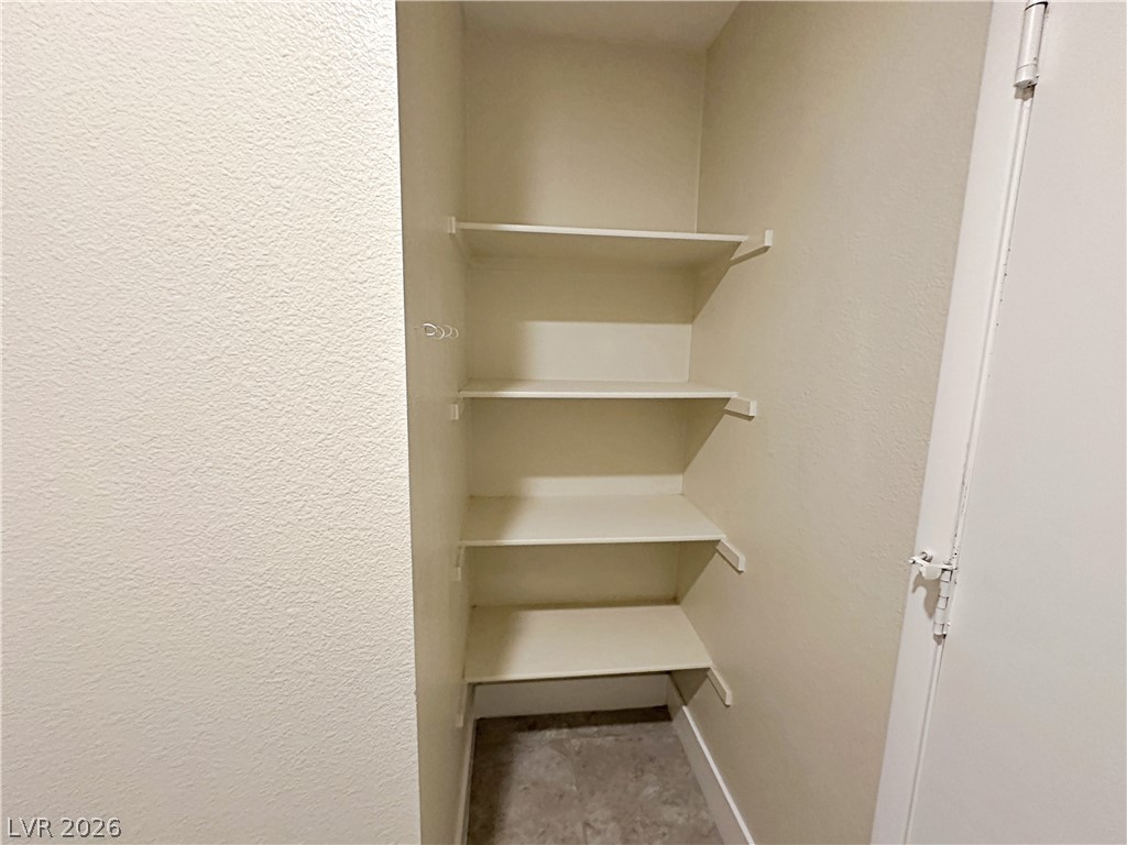 725 Hitchen Post Drive Property Photo 27