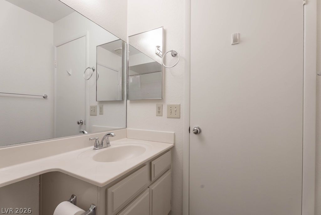 7045 Sawtooth Drive Property Photo 14