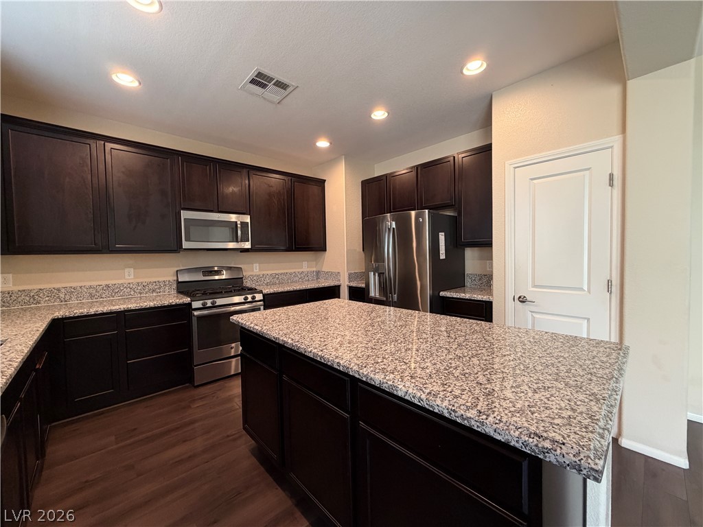 9530 Hollydale Court Property Photo 7