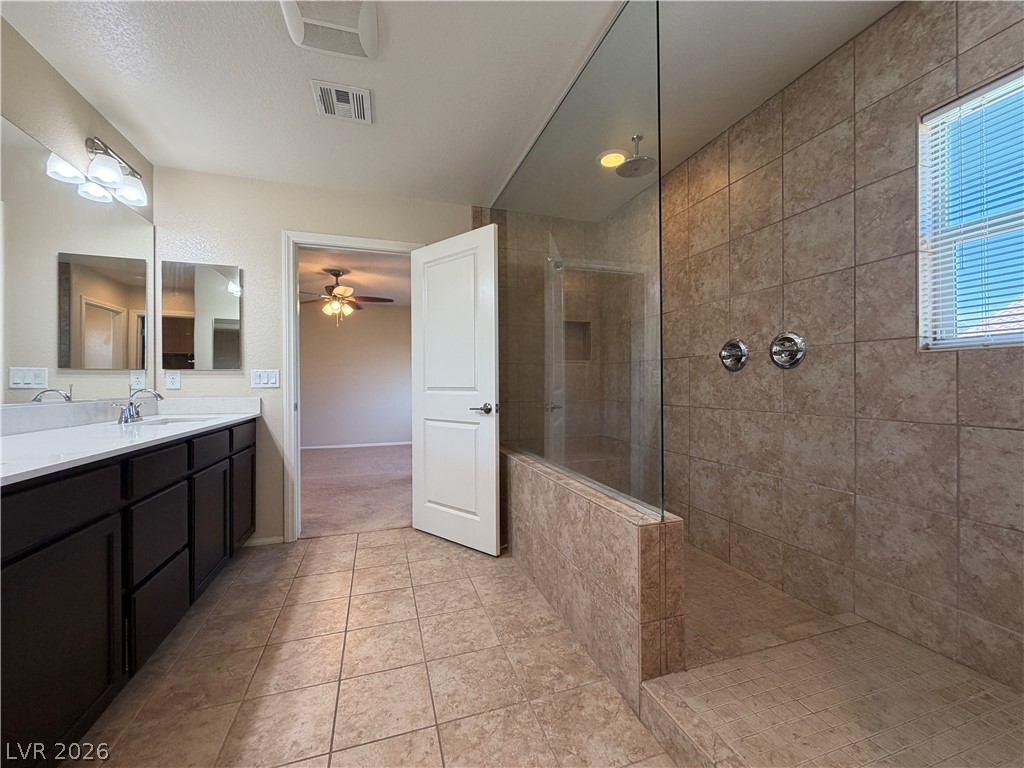 9530 Hollydale Court Property Photo 16