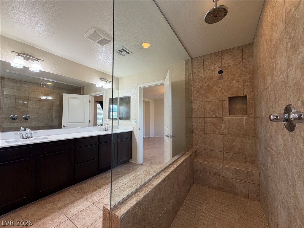 9530 Hollydale Court Property Photo 17