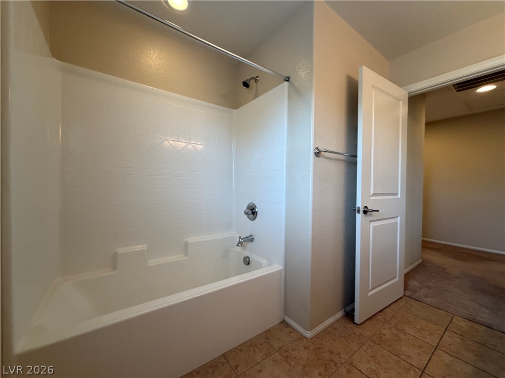 9530 Hollydale Court Property Photo 23