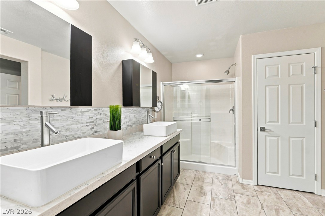 8240 Southern Cross Avenue Property Photo 17