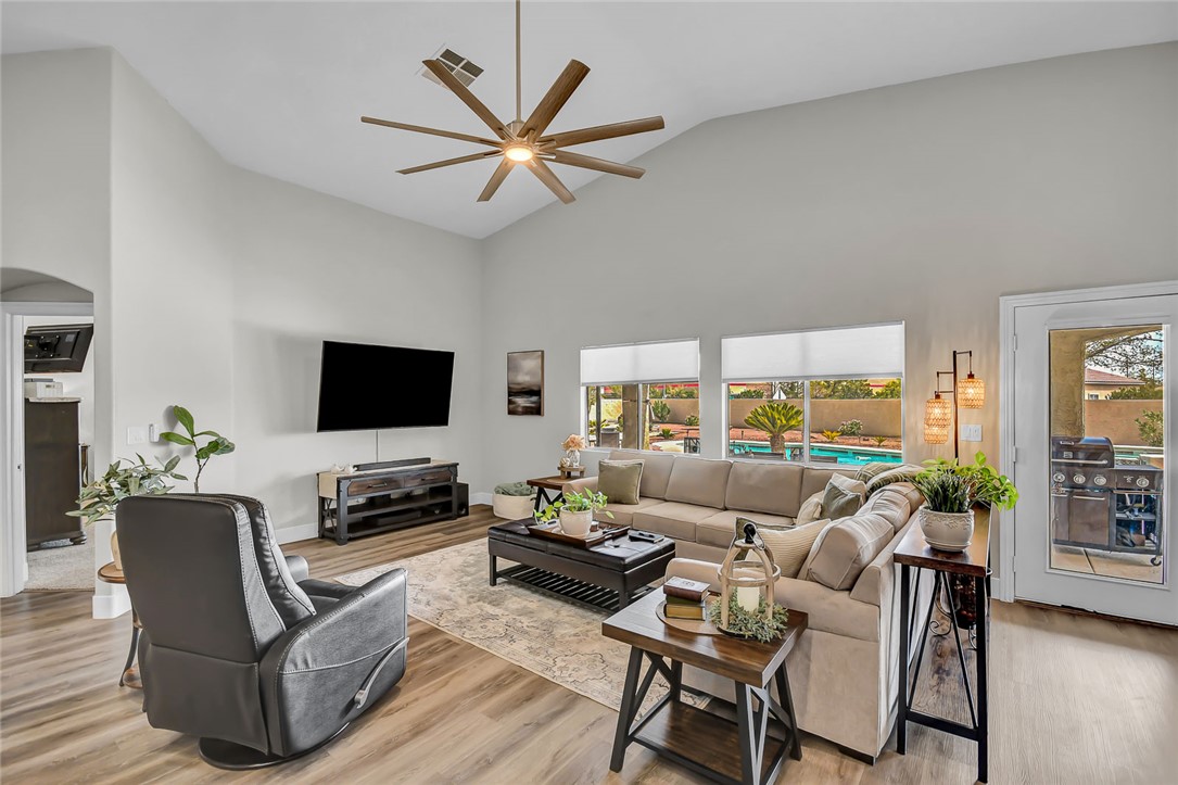 5201 Primrose Flower Avenue Property Photo 3