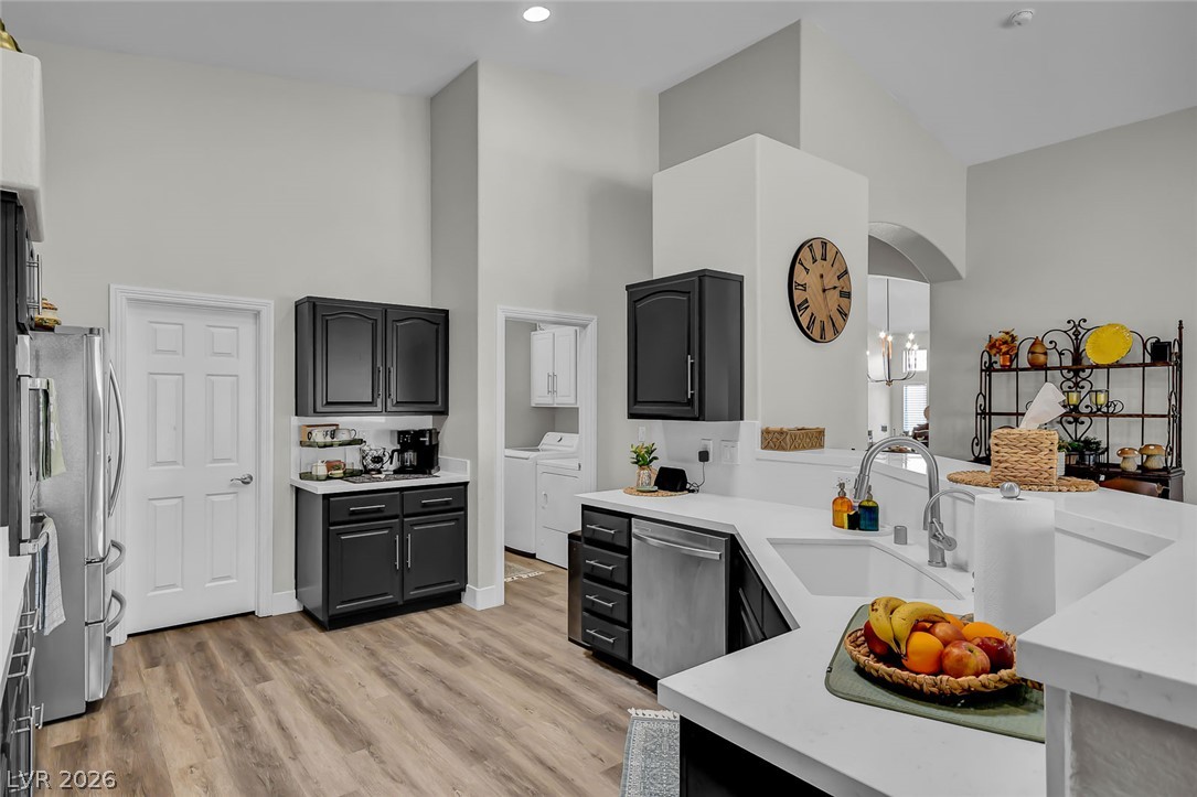 5201 Primrose Flower Avenue Property Photo 4