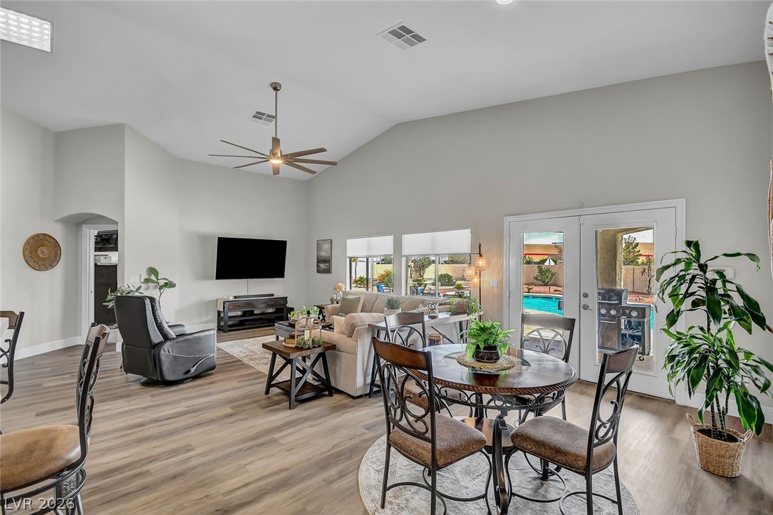 5201 Primrose Flower Avenue Property Photo 8