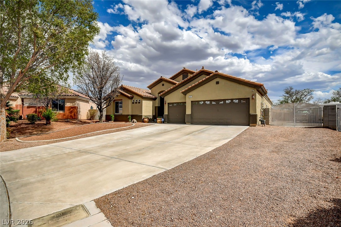 5201 Primrose Flower Avenue Property Photo 10