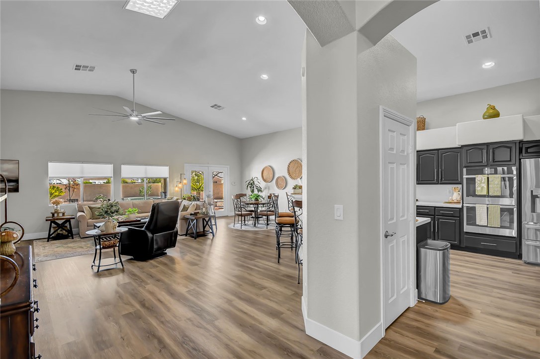 5201 Primrose Flower Avenue Property Photo 18