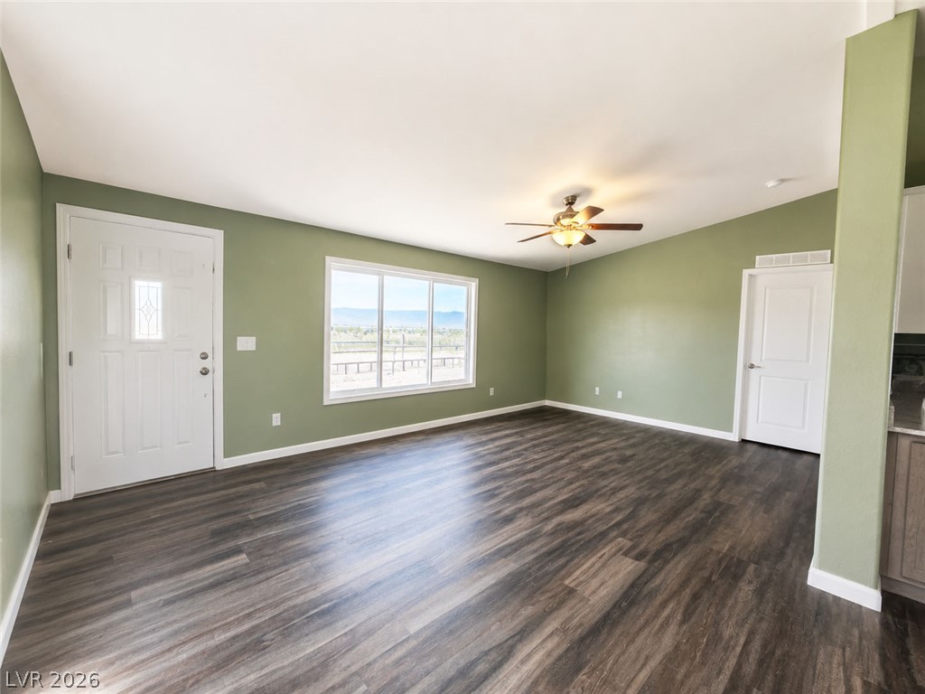 5620 Genoa Avenue Property Photo 7