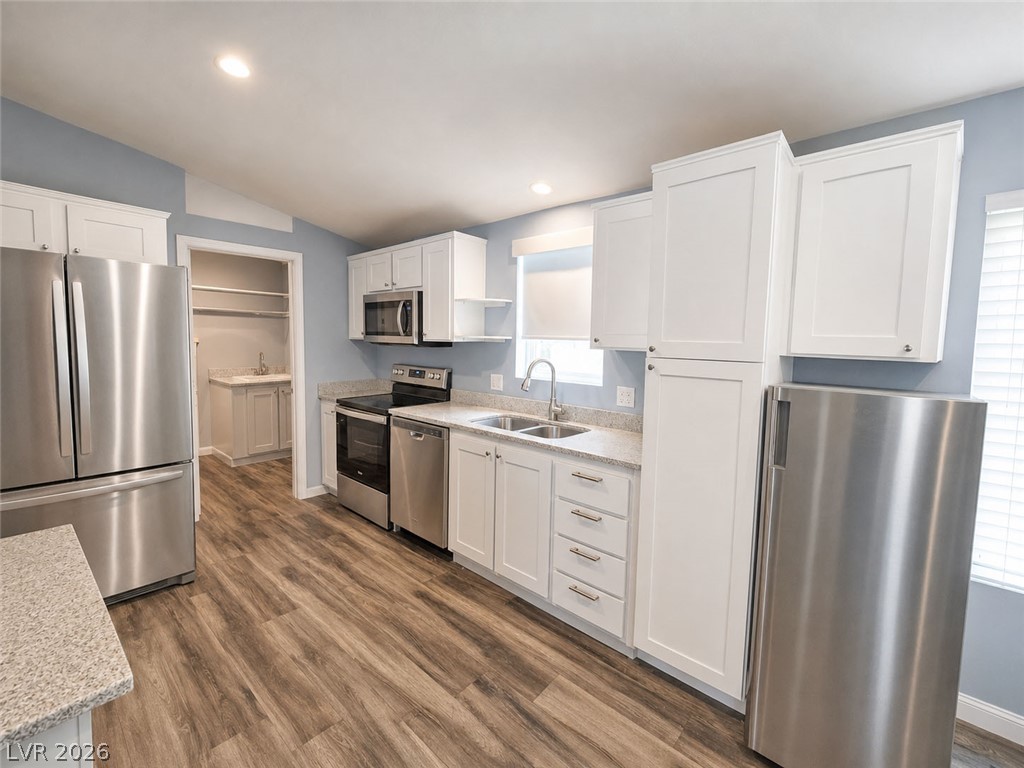 5620 Genoa Avenue Property Photo 12