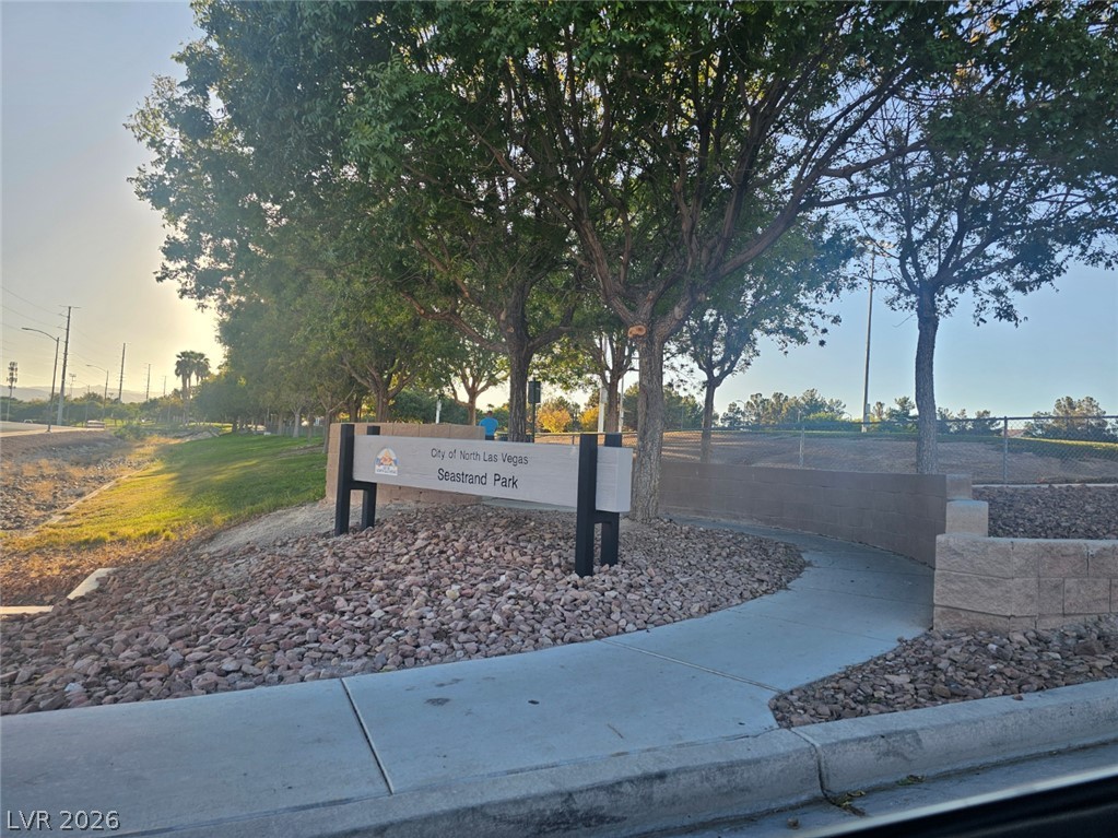 1720 Silent Sunset Avenue Property Photo 15