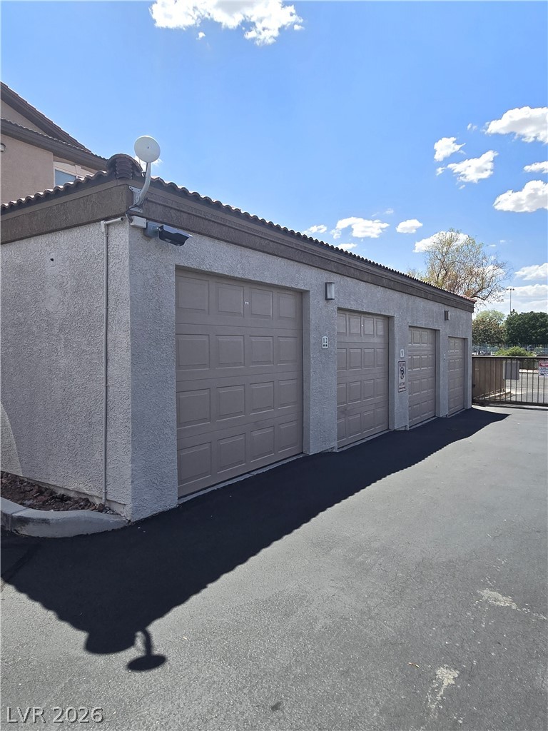 2305 West Horizon Ridge Parkway 1521 Property Photo 5