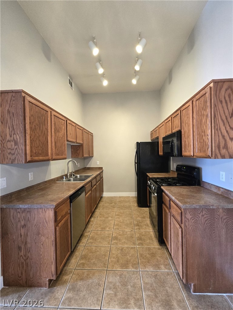 2305 West Horizon Ridge Parkway 1521 Property Photo 8