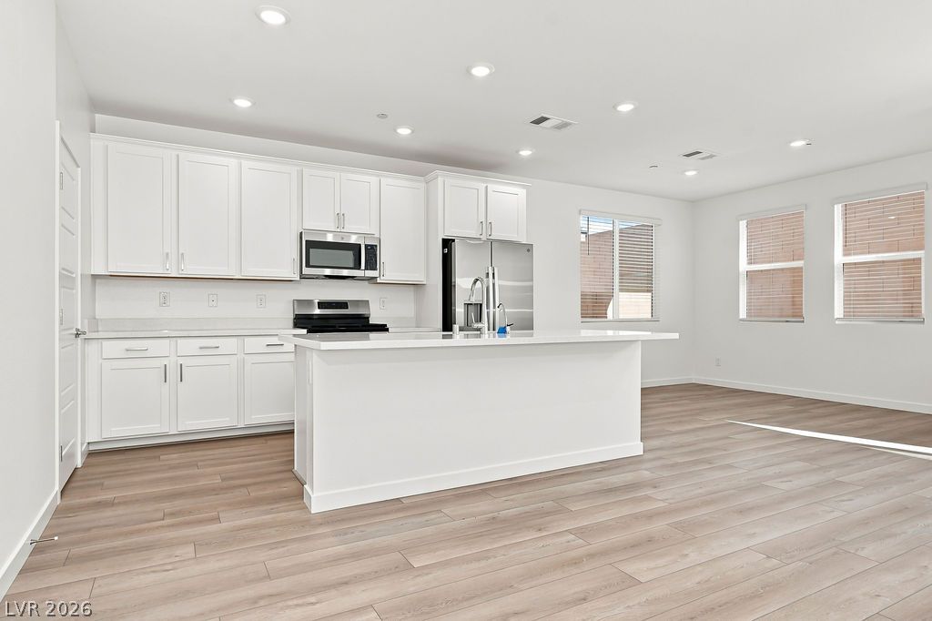 3631 Dusted Glow Avenue Property Photo 5