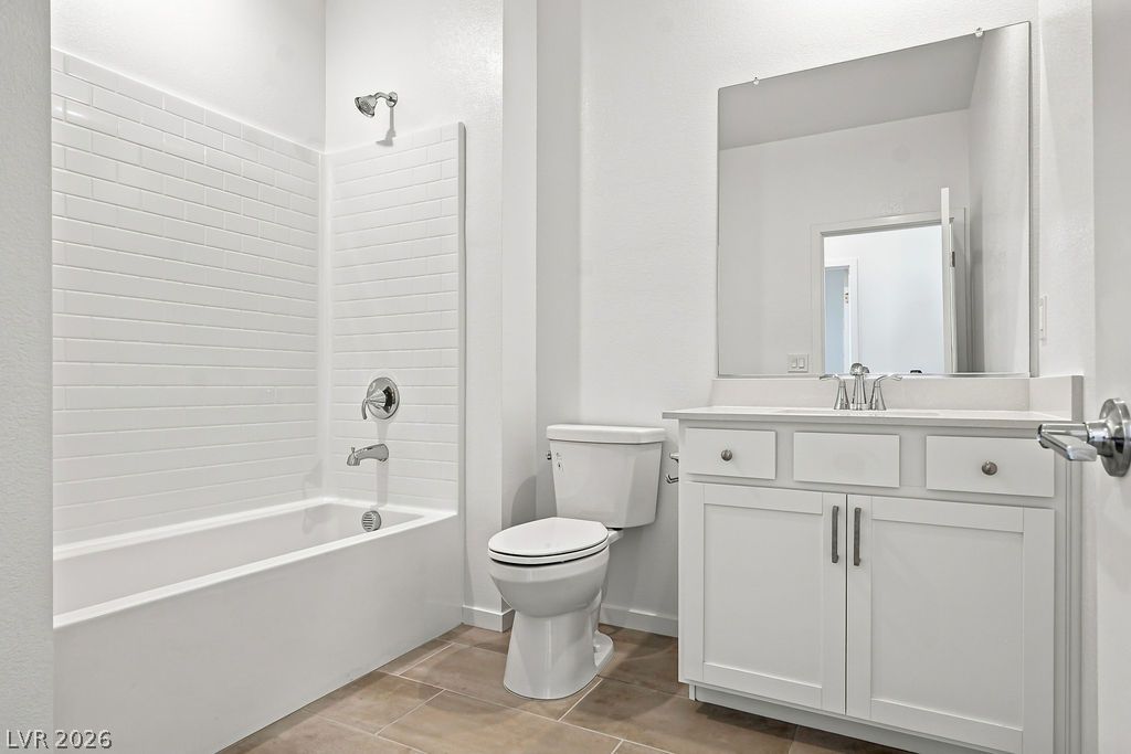 3631 Dusted Glow Avenue Property Photo 18