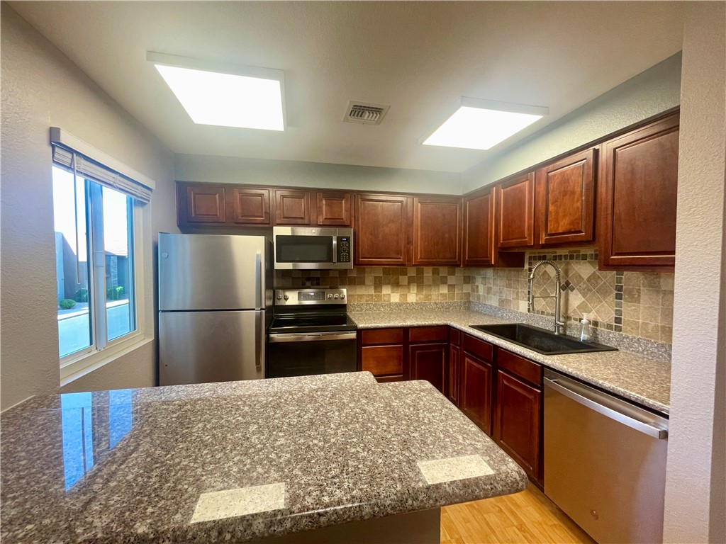5206 River Glen Drive 250 Property Photo 14