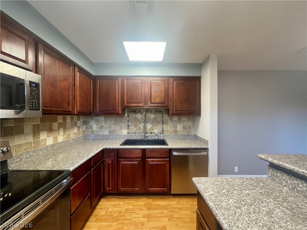 5206 River Glen Drive 250 Property Photo 17