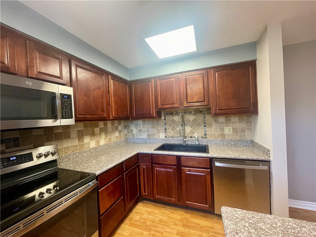 5206 River Glen Drive 250 Property Photo 18