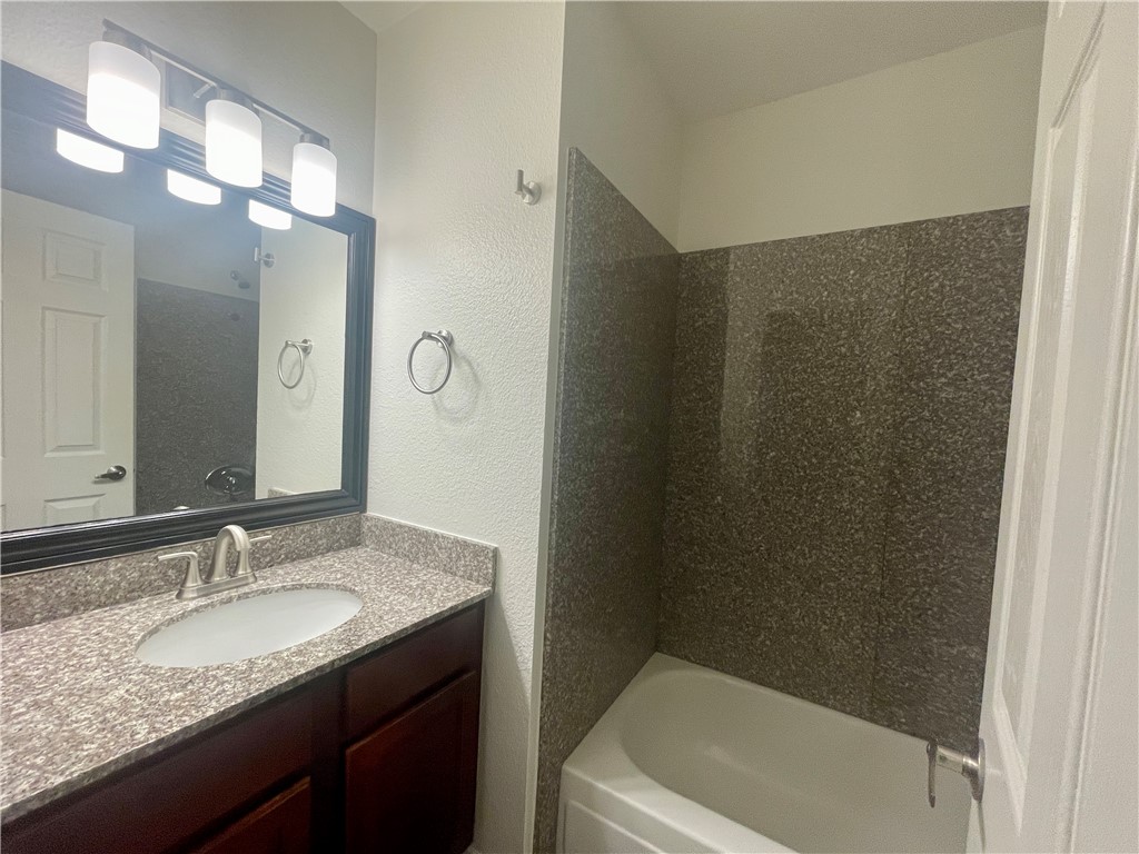 5206 River Glen Drive 250 Property Photo 26