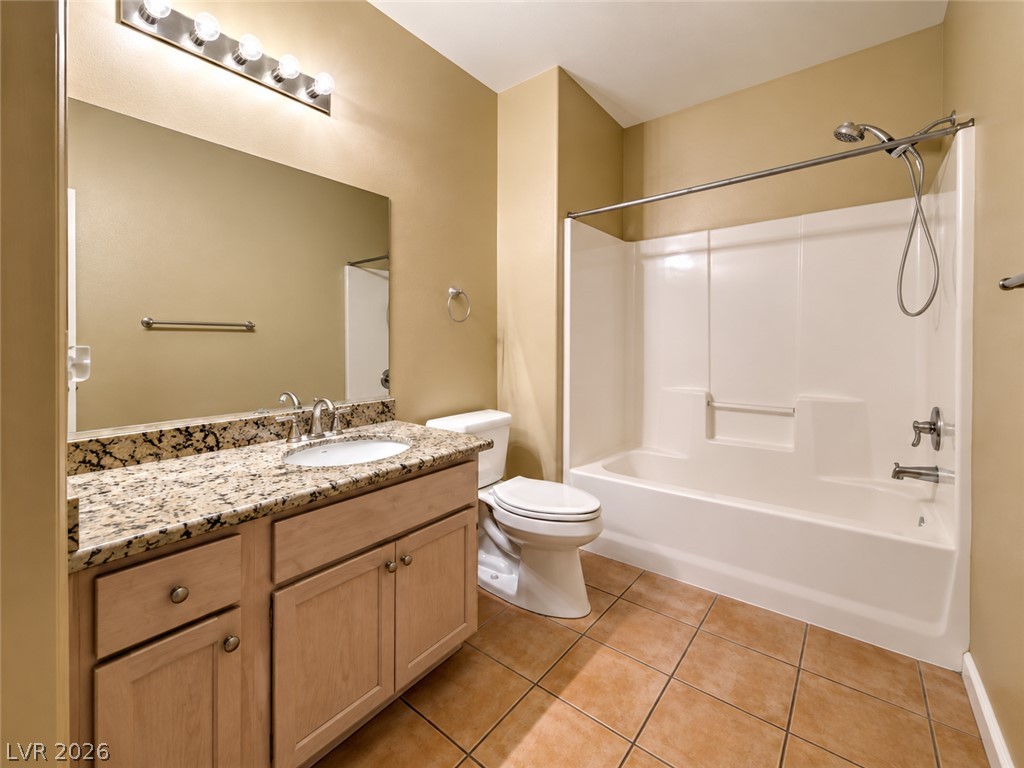 2615 West Gary Avenue 2056 Property Photo 5