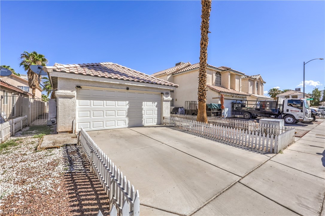 4656 Baby Bird Lane Property Photo 2
