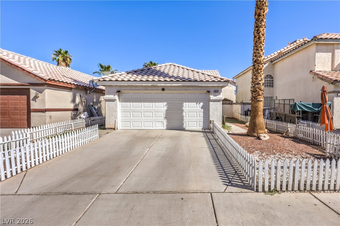 4656 Baby Bird Lane Property Photo 3