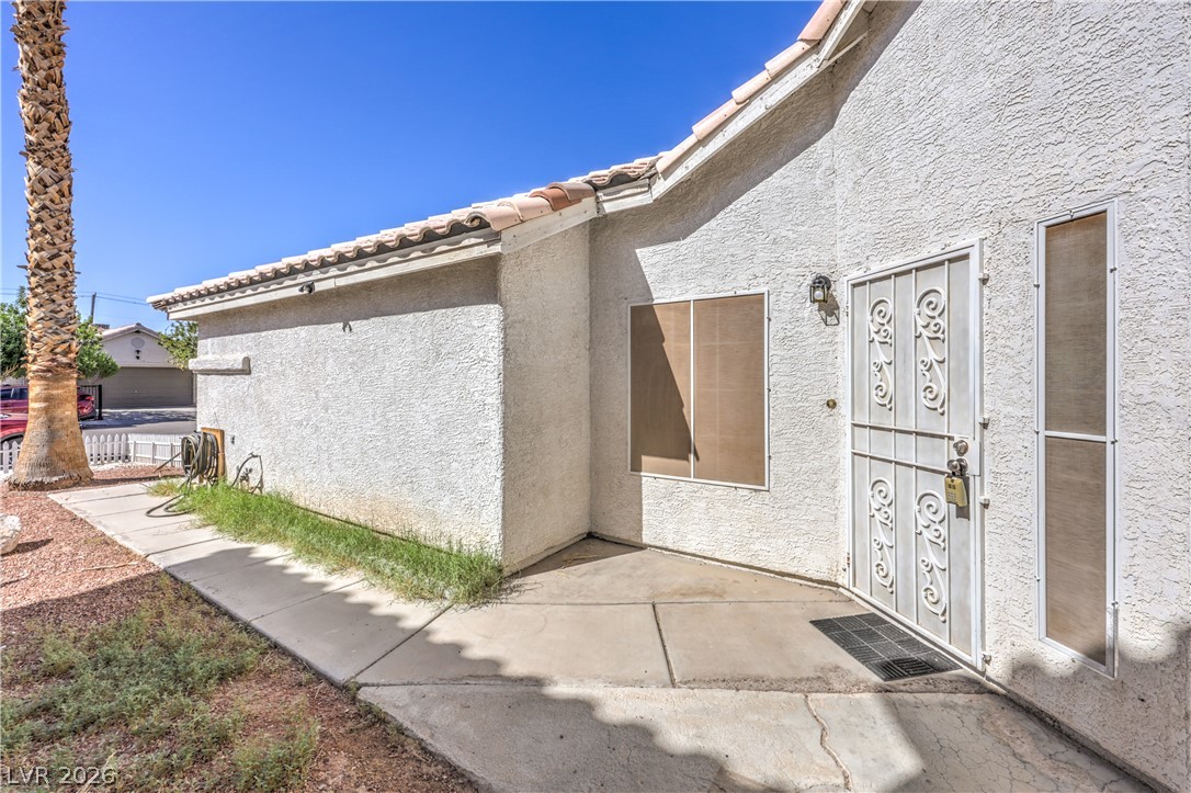 4656 Baby Bird Lane Property Photo 4
