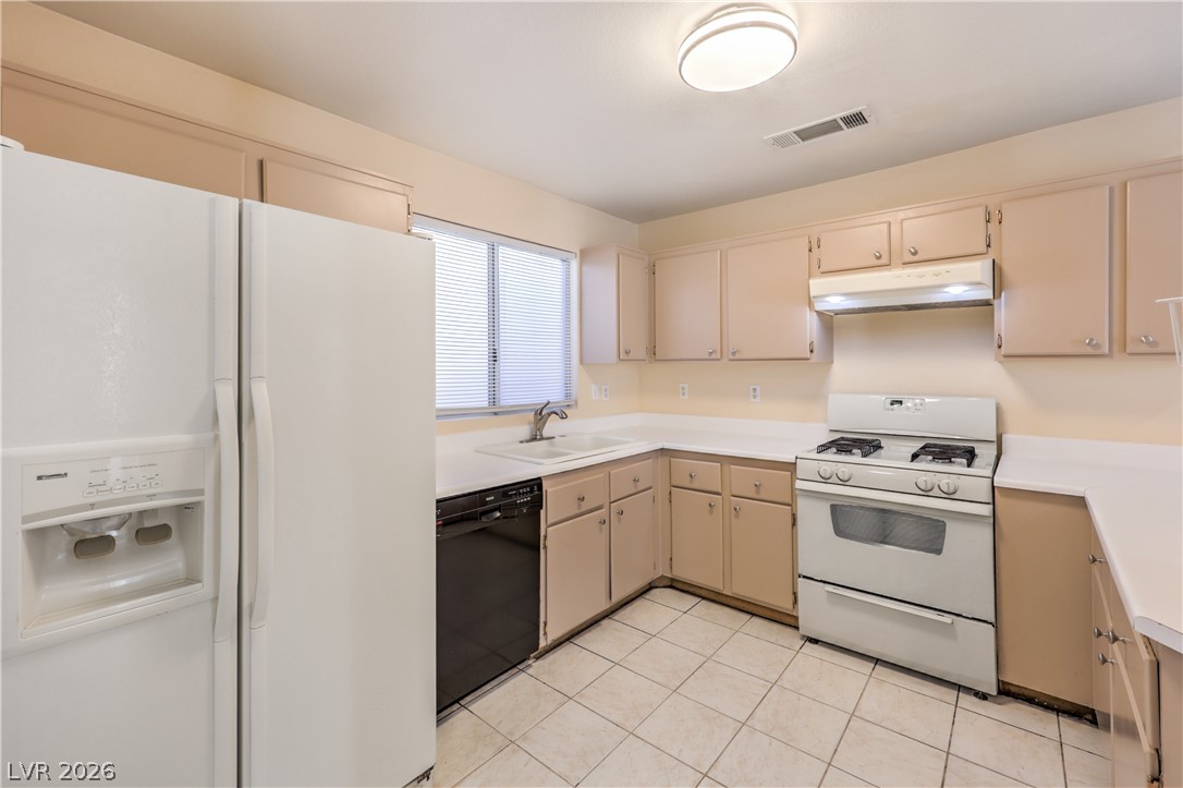 4656 Baby Bird Lane Property Photo 11
