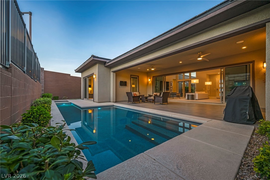 6675 Desert Crimson Street Property Photo 4