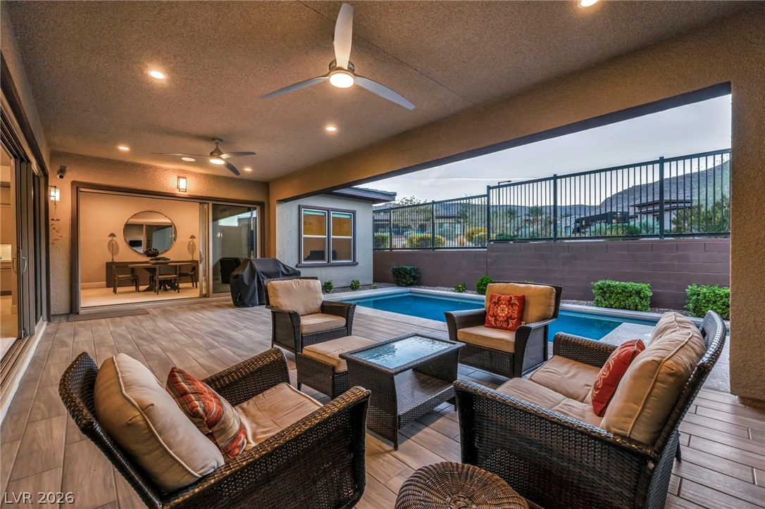 6675 Desert Crimson Street Property Photo 6