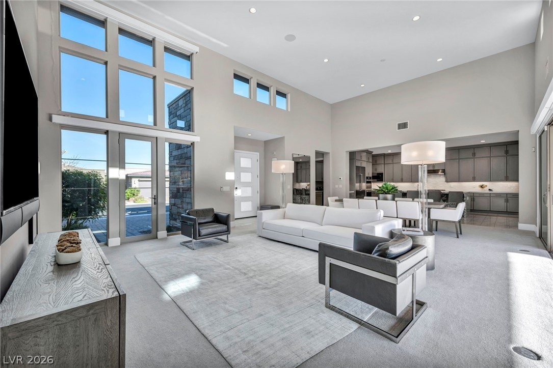6675 Desert Crimson Street Property Photo 10