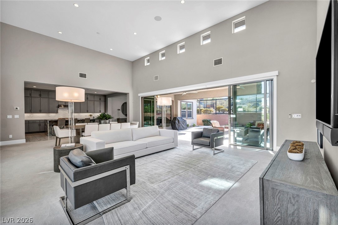 6675 Desert Crimson Street Property Photo 11