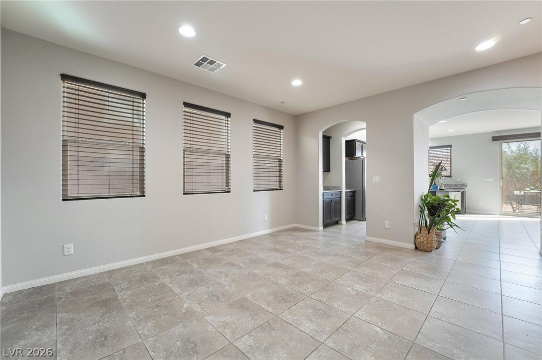 2332 Mundare Drive Property Photo 4