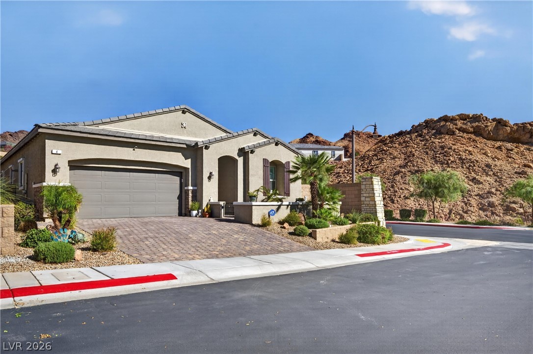 4 Bobado Lane Property Photo 1