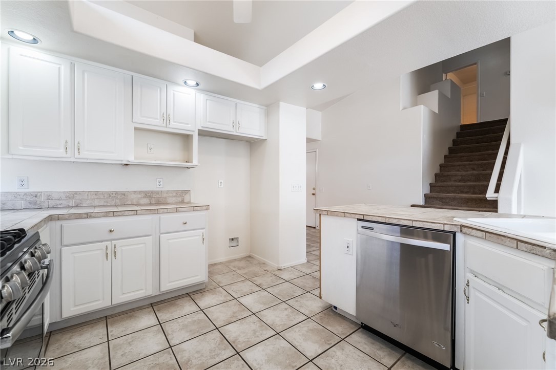 9882 Silver Chimes Court Property Photo 8