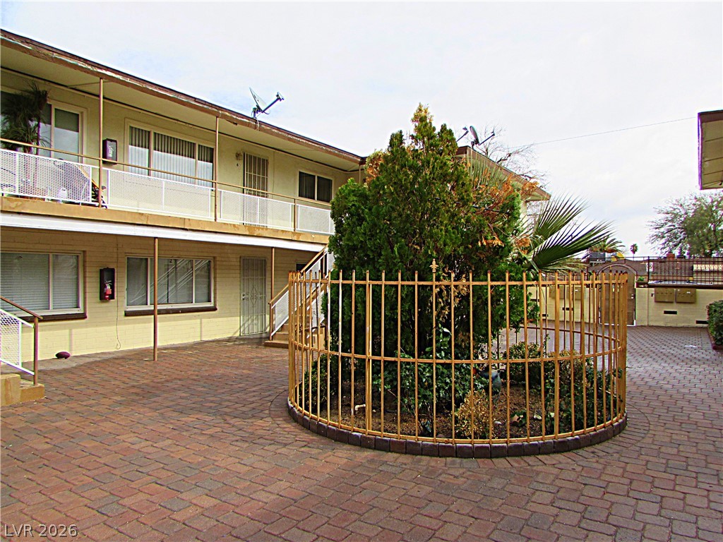 1904 Rexford Drive 3 Property Photo 11