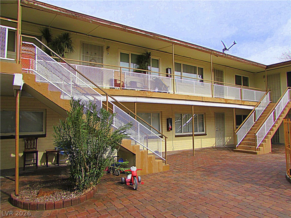 1904 Rexford Drive 3 Property Photo 12