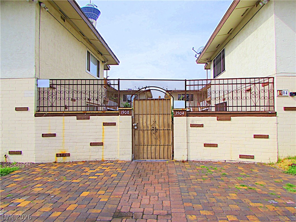 1904 Rexford Drive 3 Property Photo 13