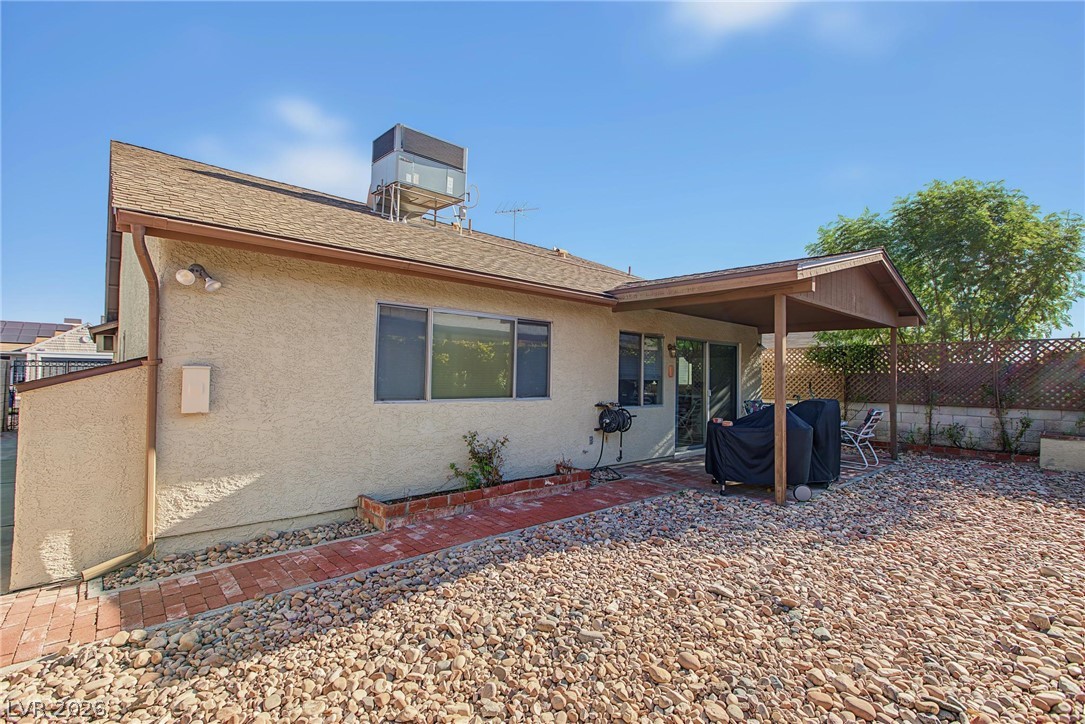 6333 Copperfield Avenue Property Photo 7