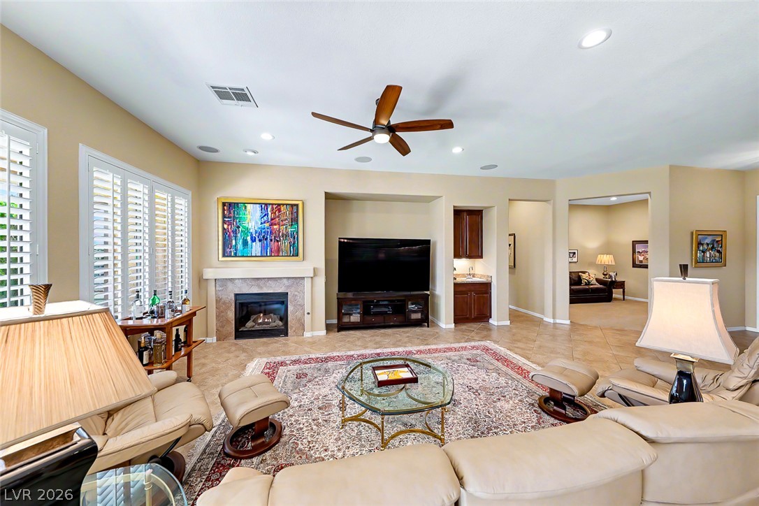 2204 Canyonville Drive Property Photo 8
