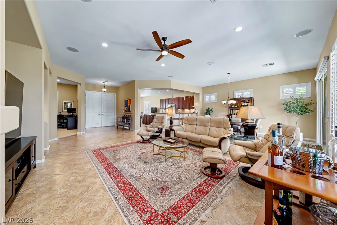 2204 Canyonville Drive Property Photo 10