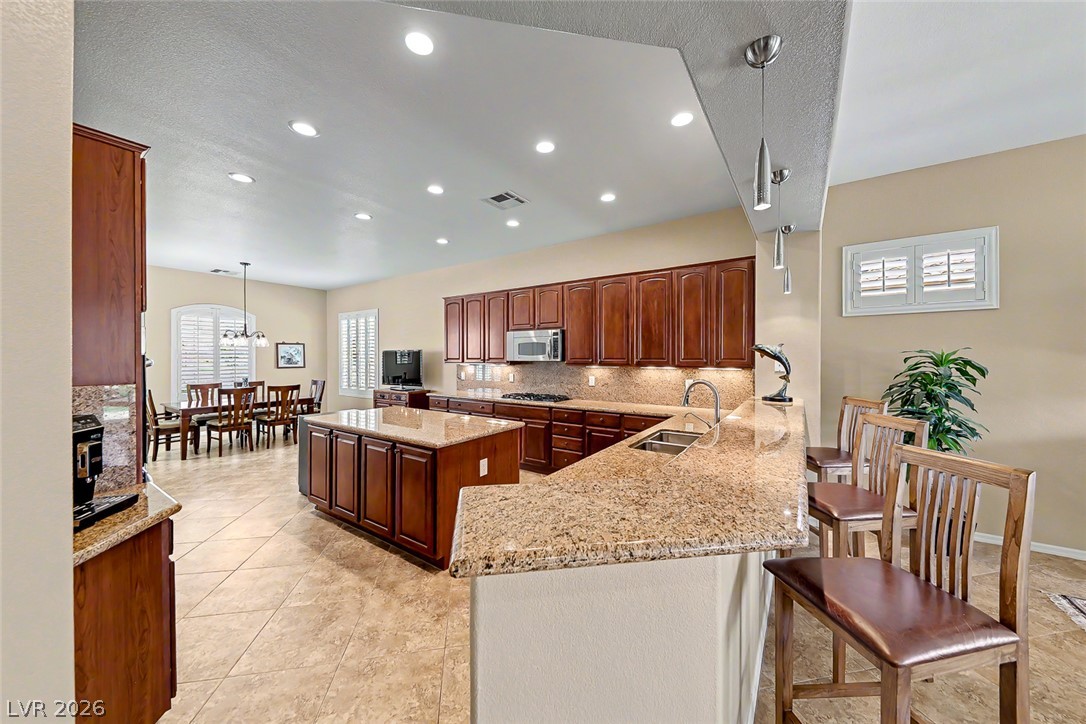 2204 Canyonville Drive Property Photo 14