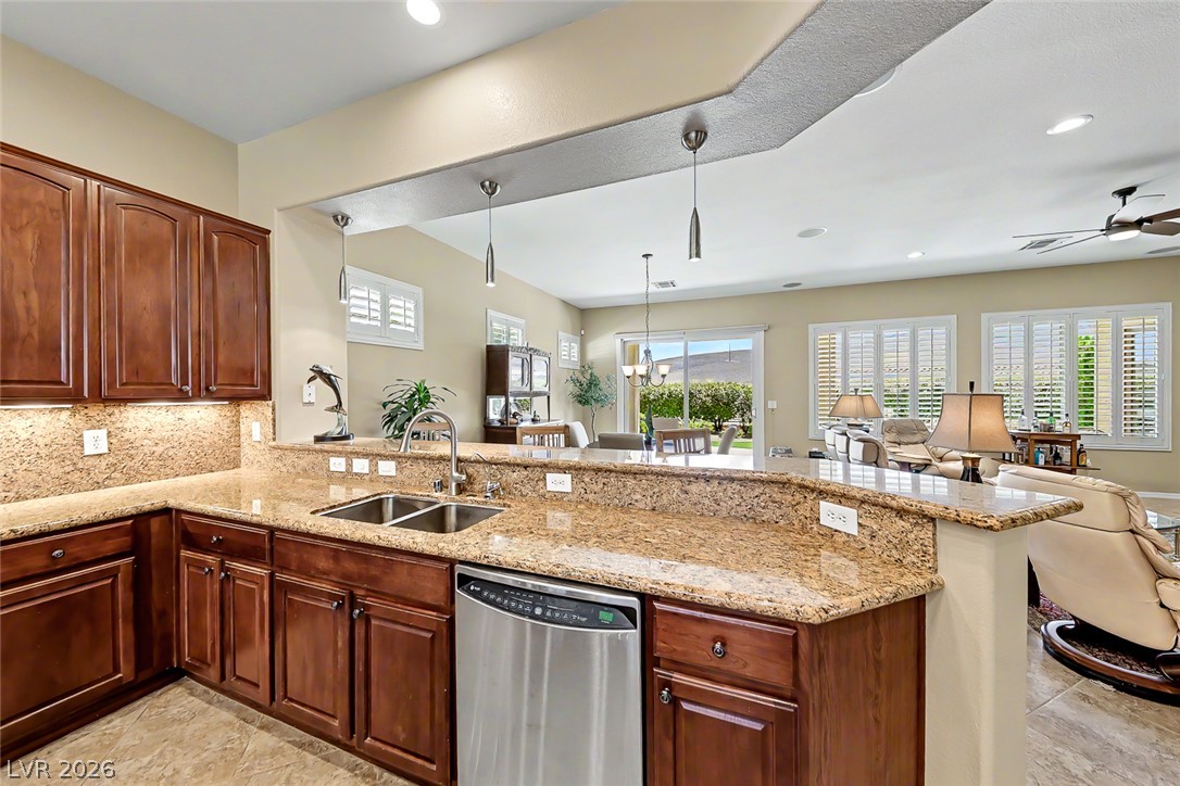 2204 Canyonville Drive Property Photo 17