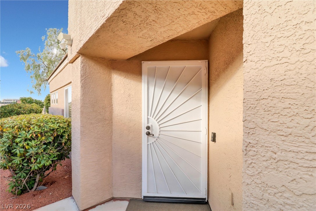 10529 India Hawthorn Avenue Property Photo 4