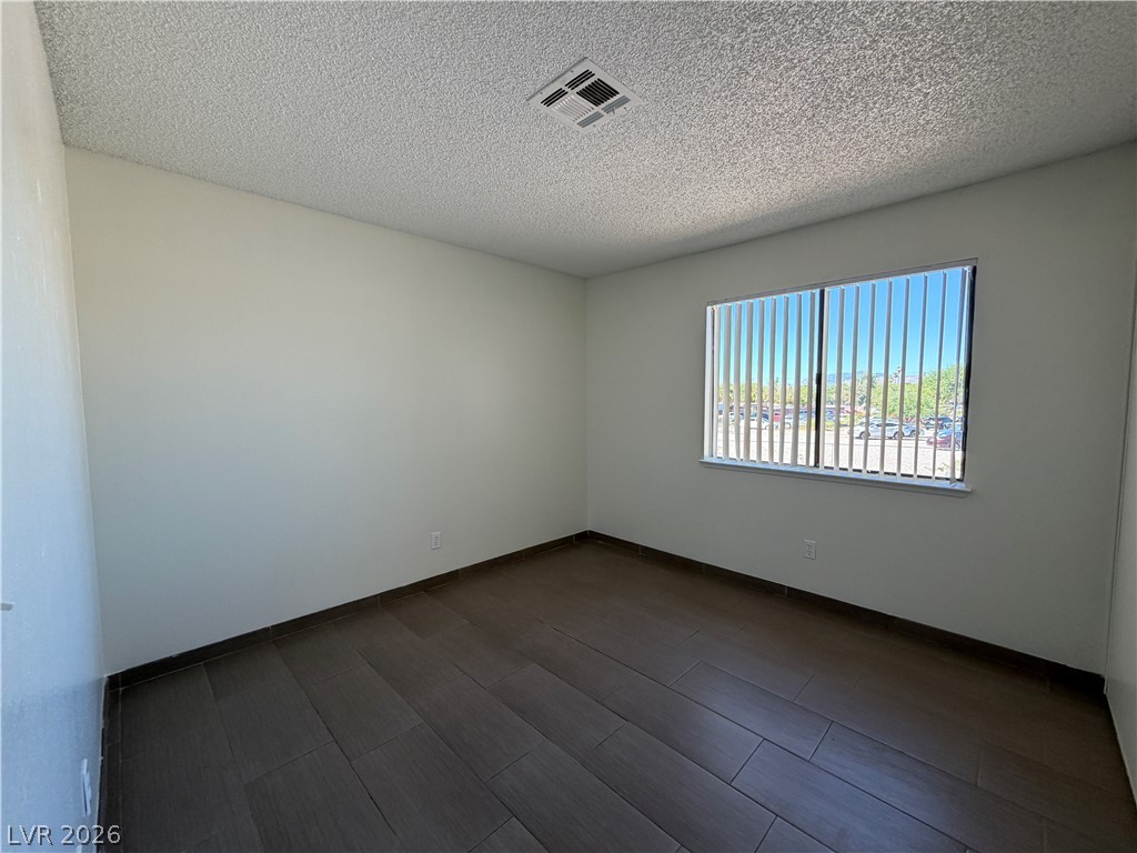 3704 Scuba Circle 4 Property Photo 4