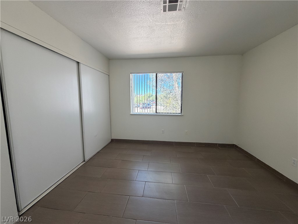 3704 Scuba Circle 4 Property Photo 5