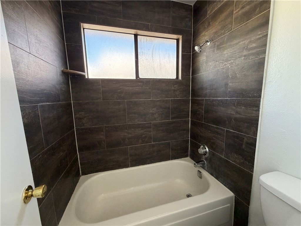 3704 Scuba Circle 4 Property Photo 6