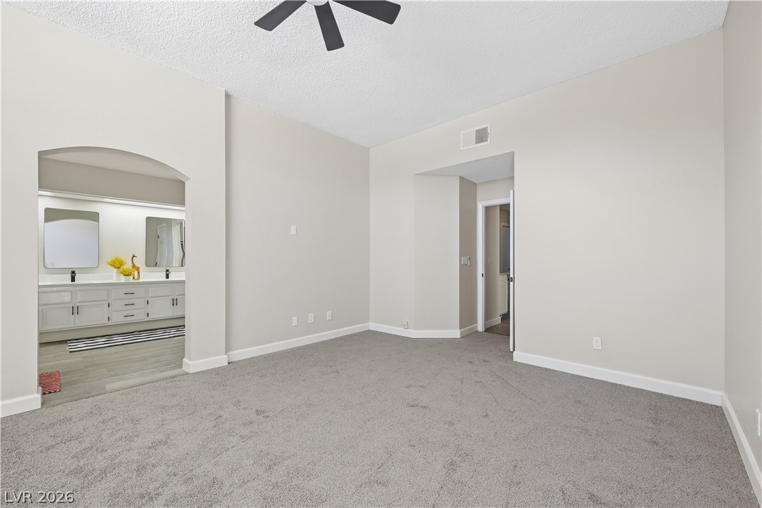 9817 Cross Creek Way Property Photo 16